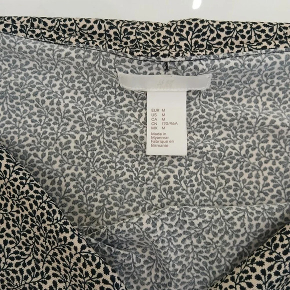 H&M off the shoulder long sleeve size m blouse - Picture 5 of 5